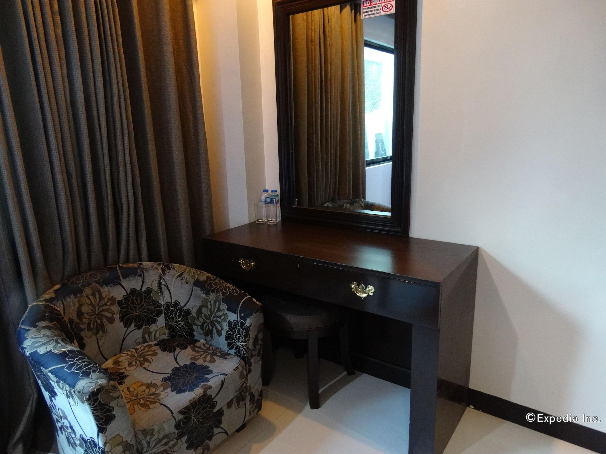 Peridot Suites Davao Exterior foto