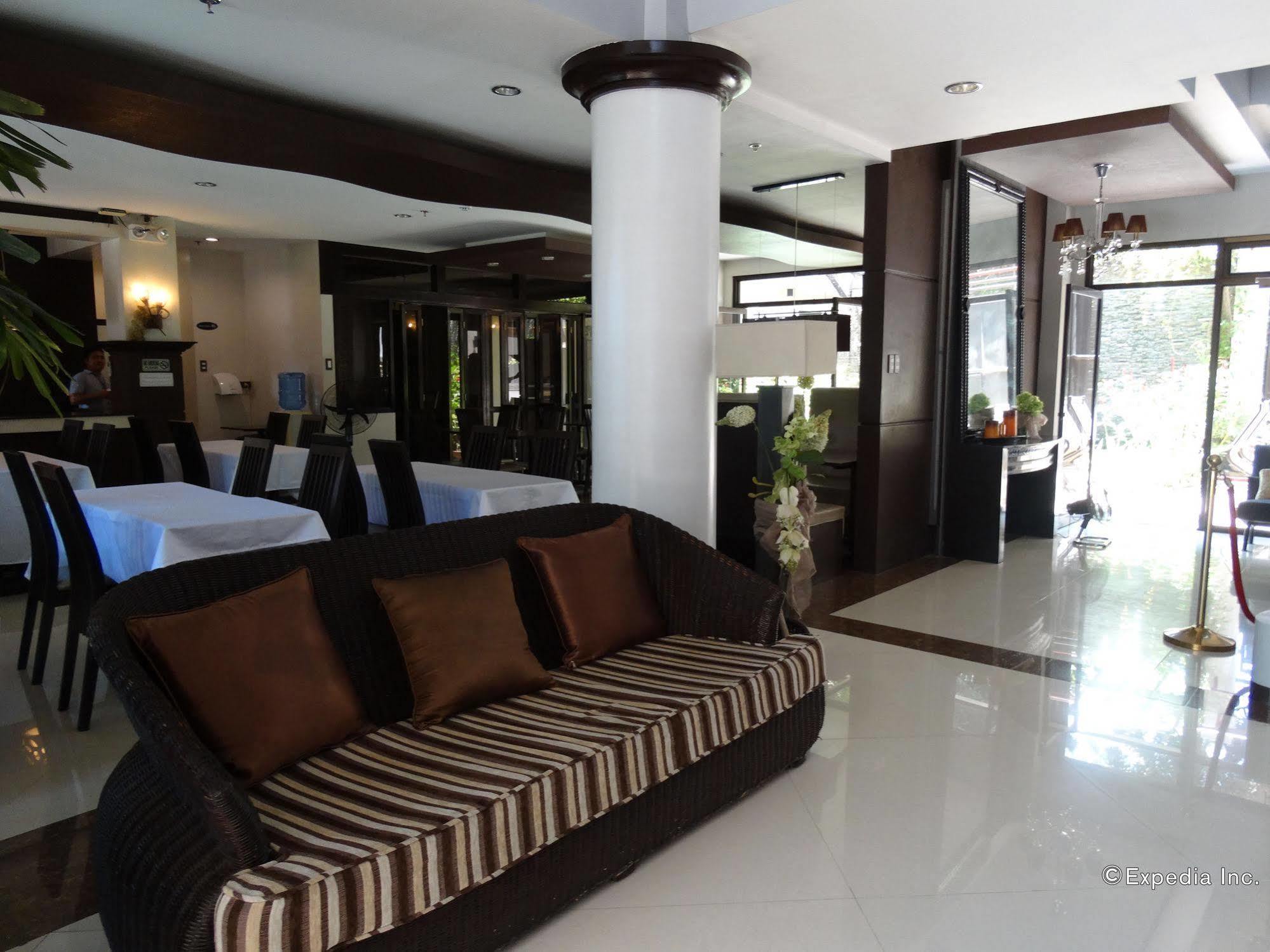 Peridot Suites Davao Exterior foto