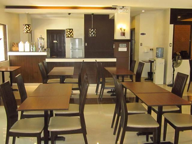Peridot Suites Davao Exterior foto